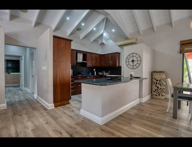 5 BEDROOM HOUSE TO LET IN ZIMBALI ESTATE